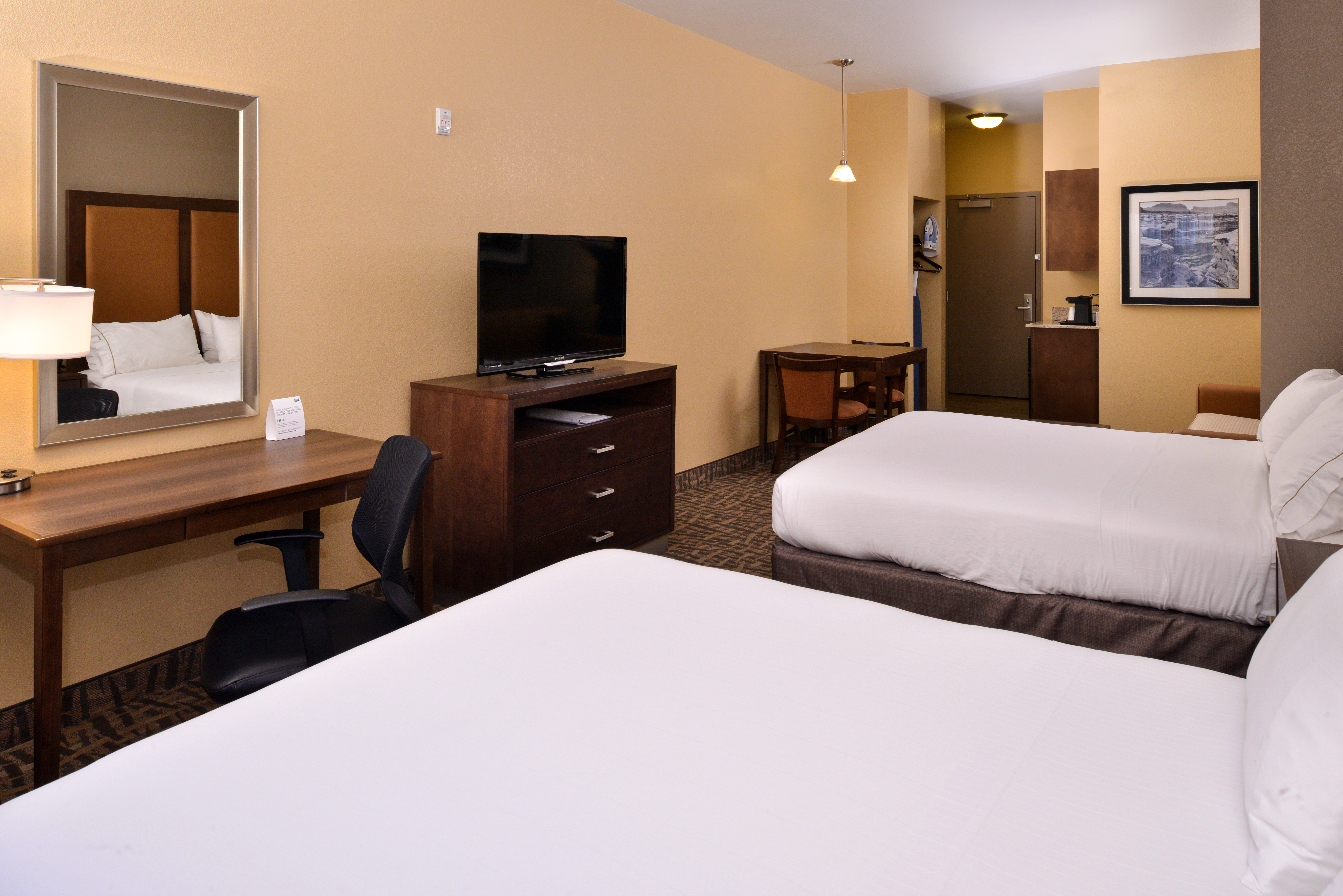 holiday inn express and suites page lake powell area
