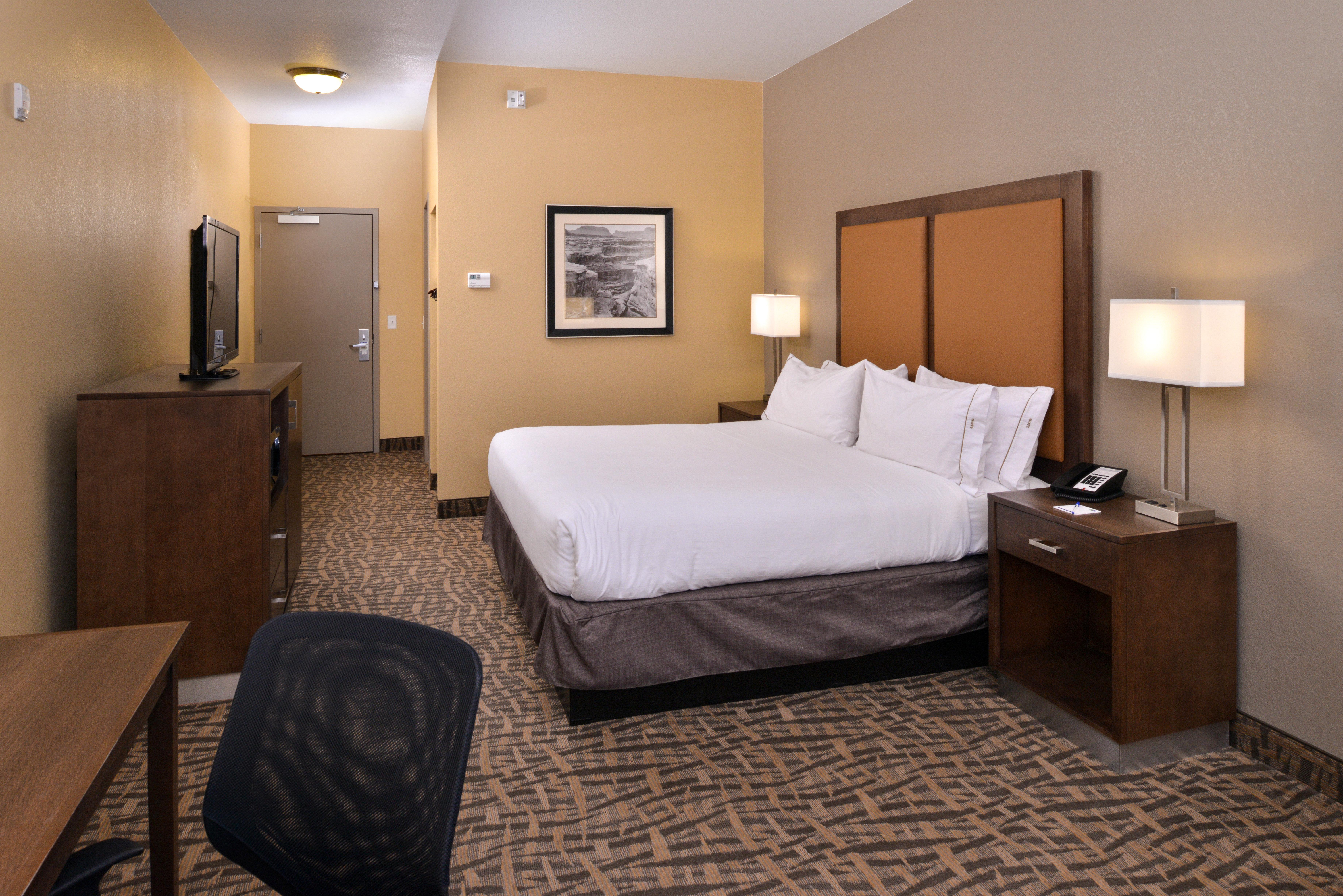 holiday inn express and suites page lake powell area