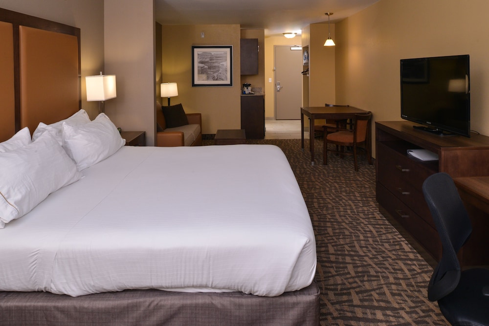 holiday inn express and suites page lake powell area