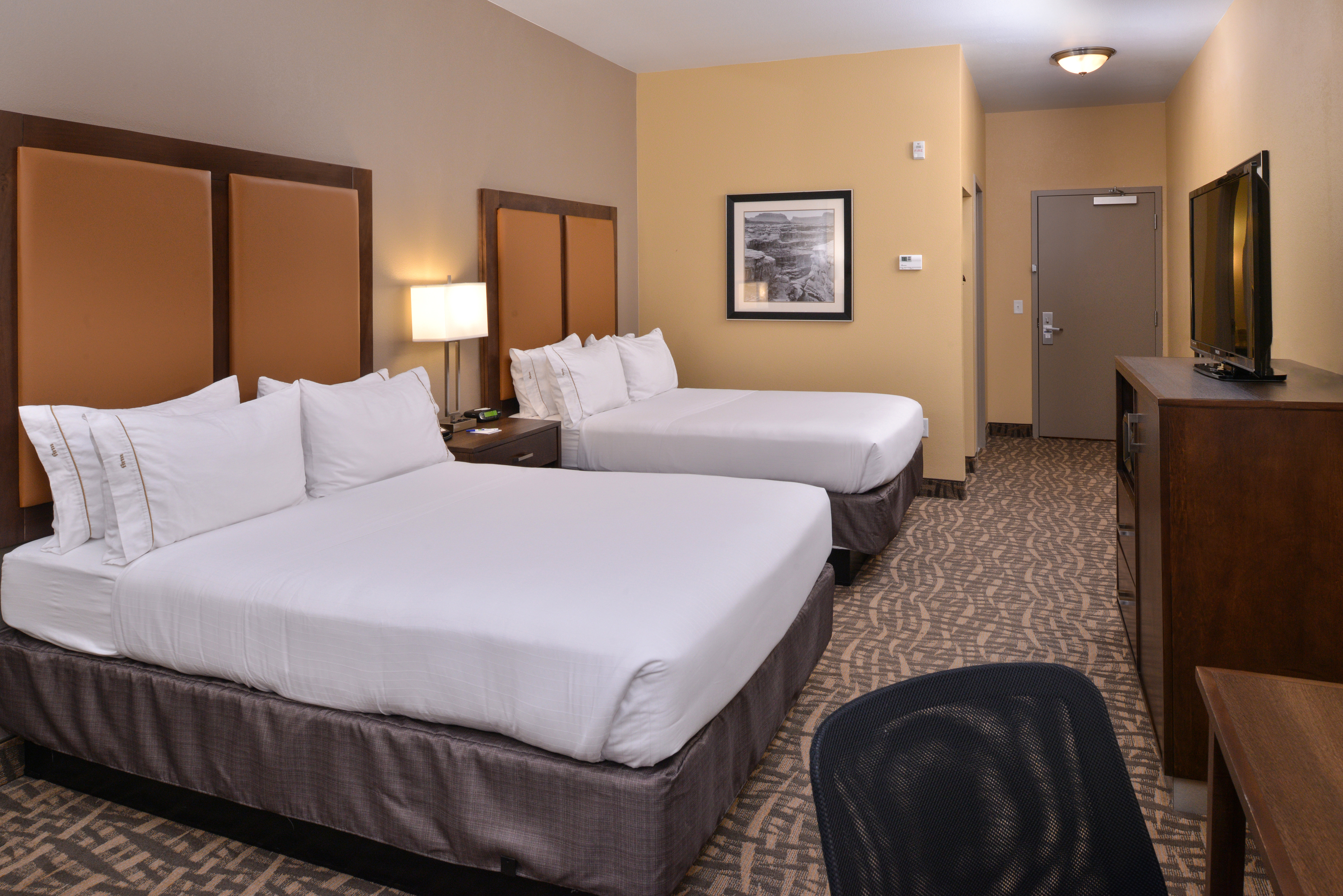 holiday inn express and suites page lake powell area
