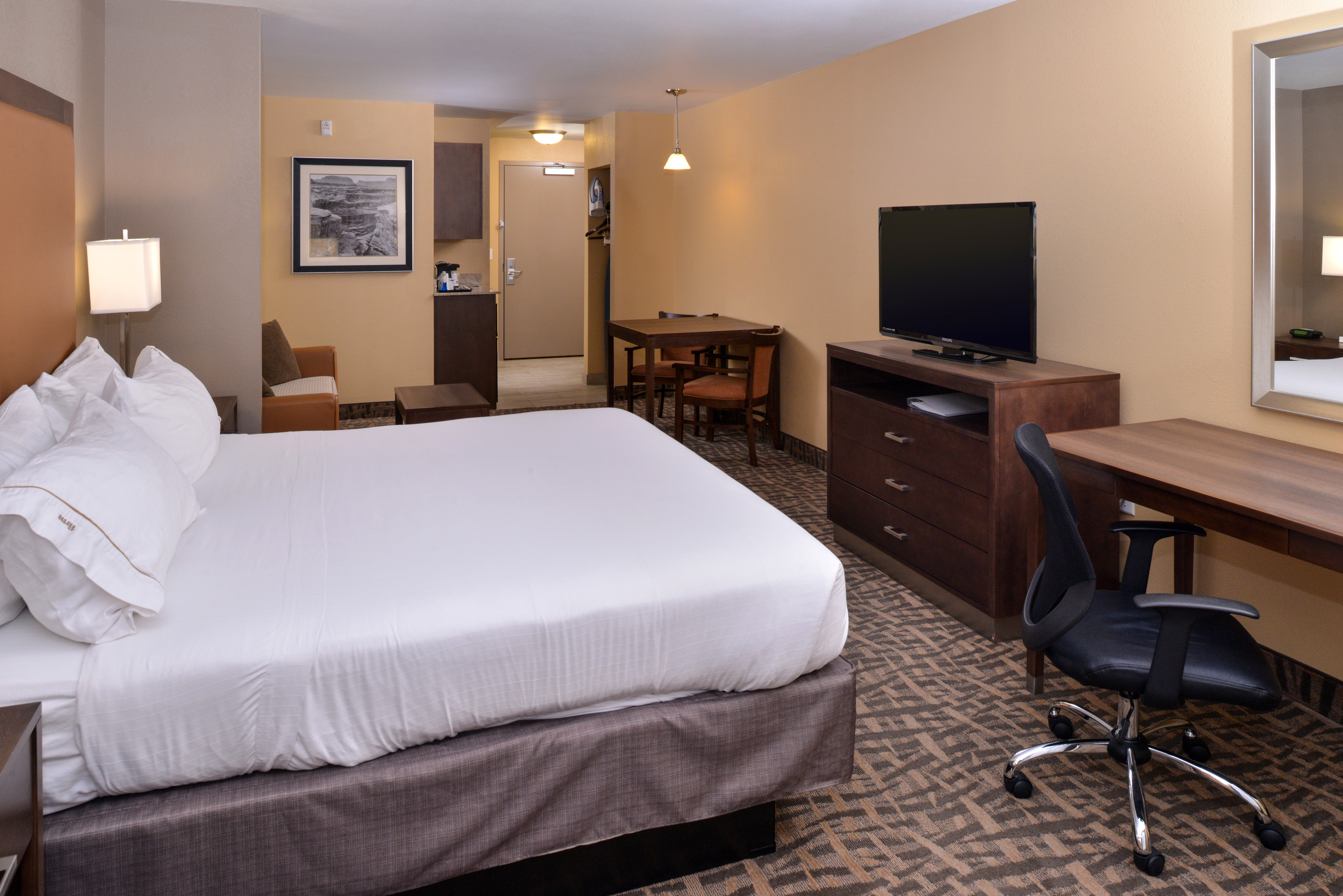 holiday inn express and suites page lake powell area