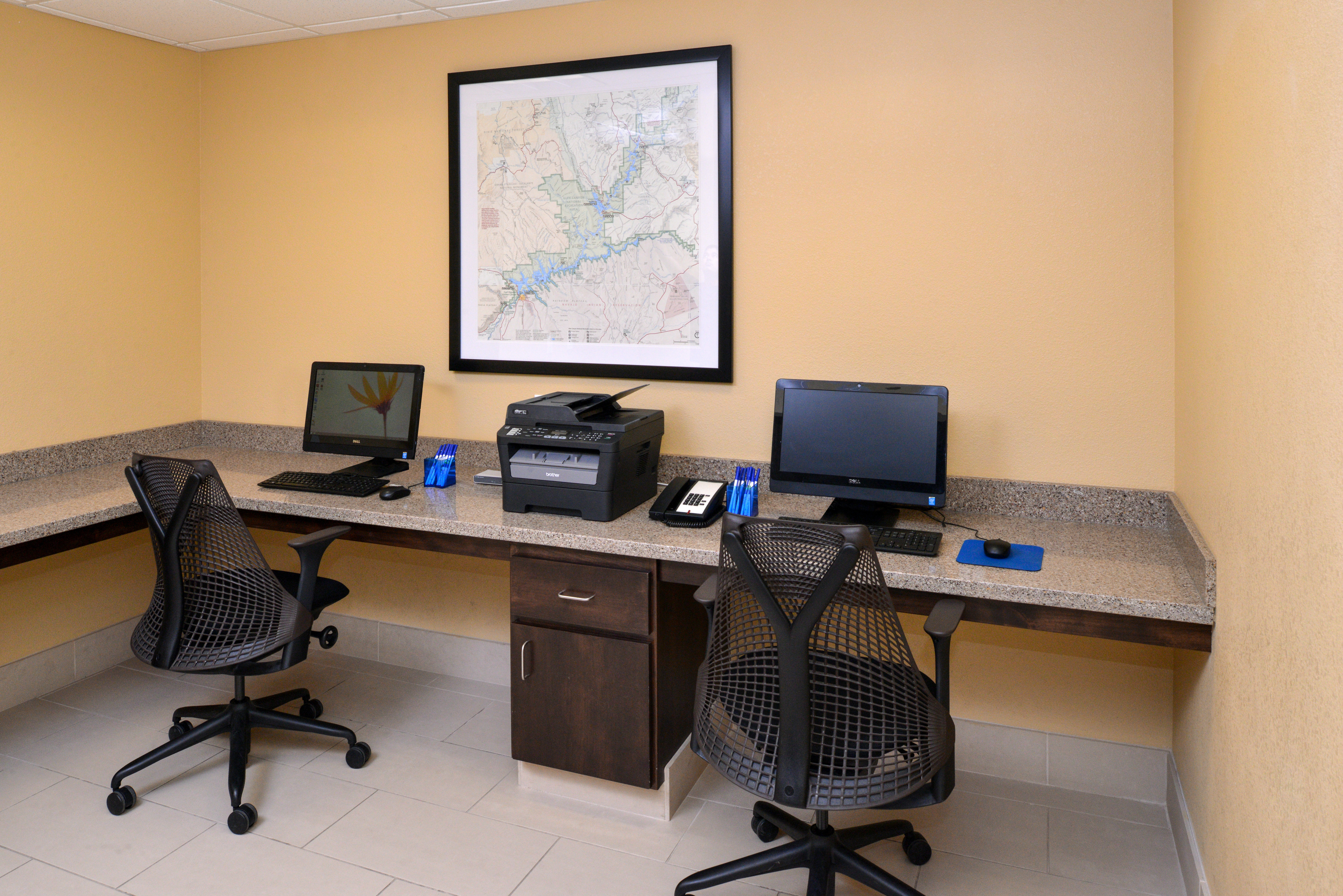 holiday inn express and suites page lake powell area