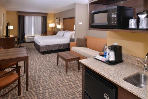 holiday inn express and suites page lake powell area