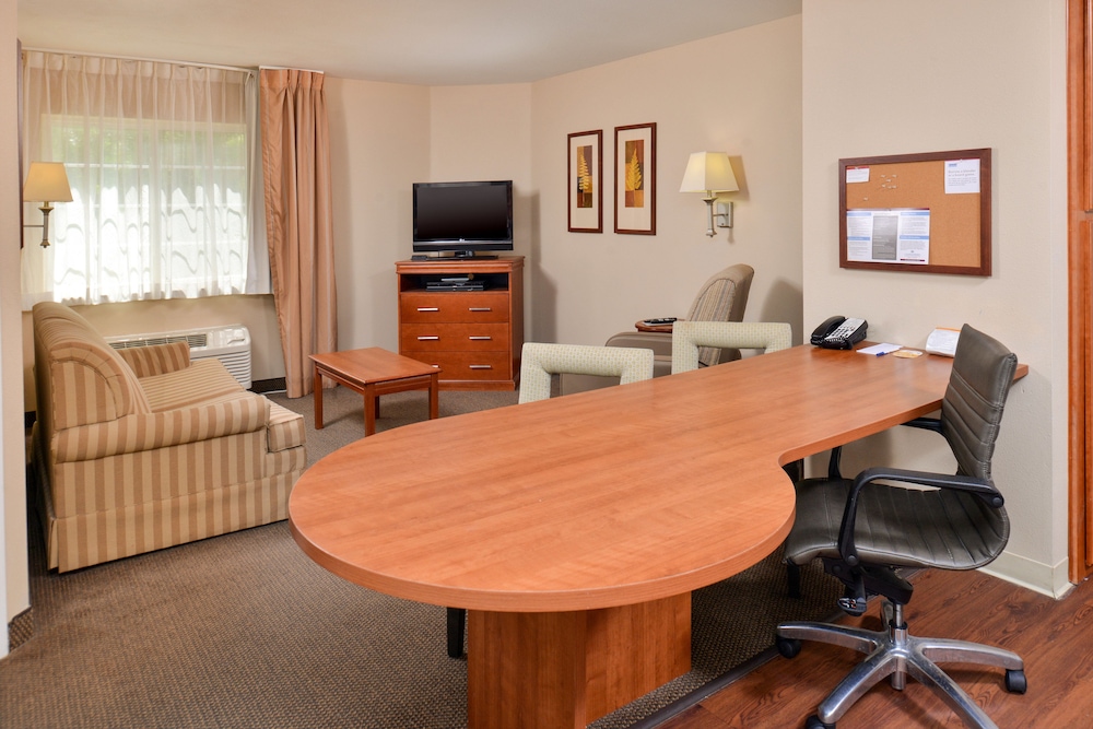 candlewood suites lafayette river ranch by ihg