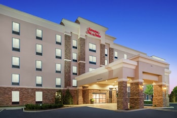 hampton inn and suites roanoke airport