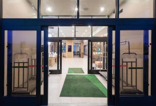 holiday inn and suites mckinney n allen by ihg