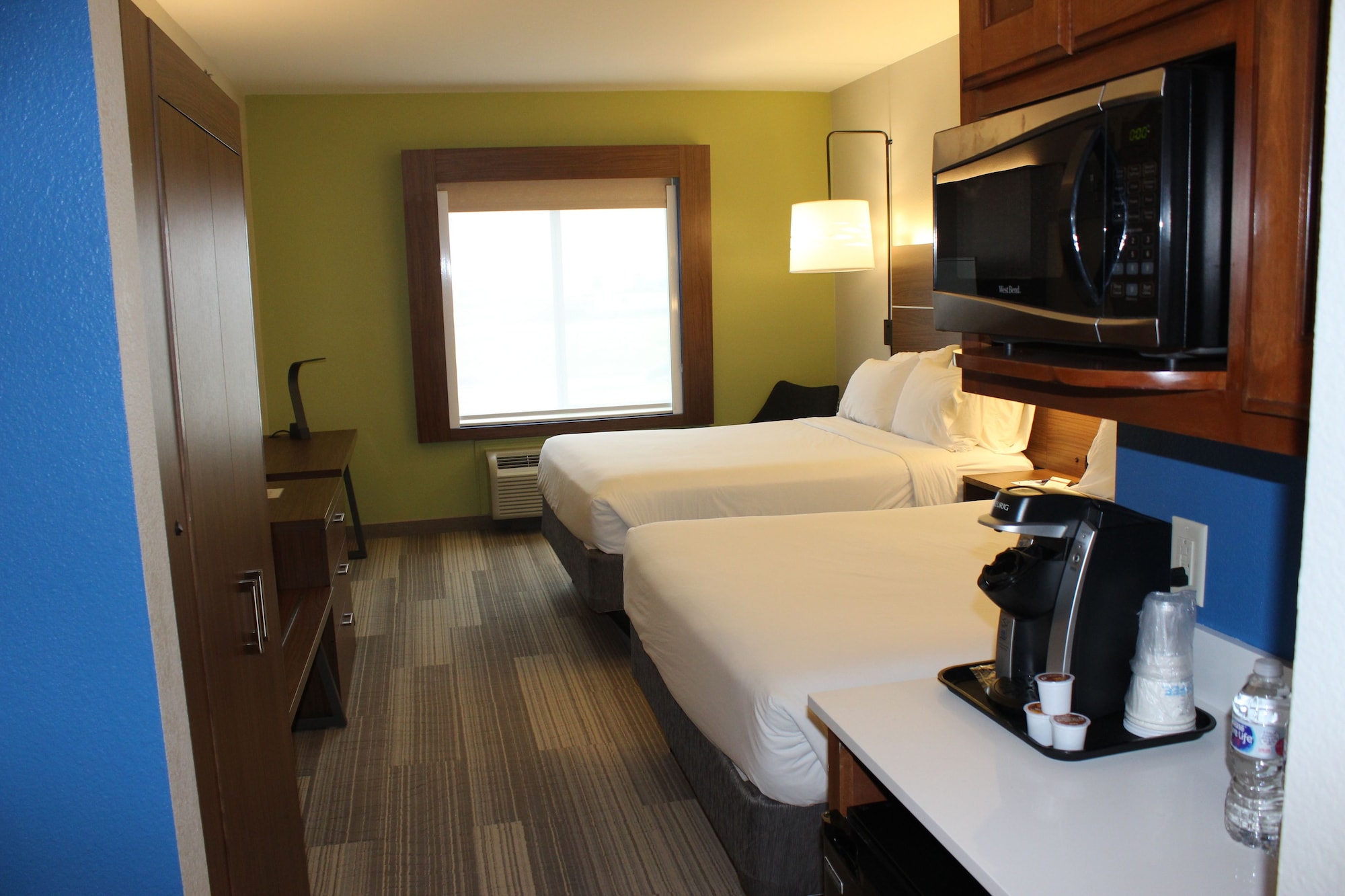 holiday inn express and suites mansfield by ihg