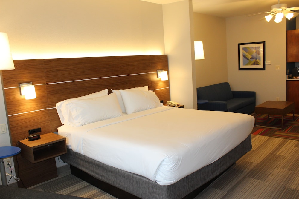 holiday inn express and suites mansfield by ihg