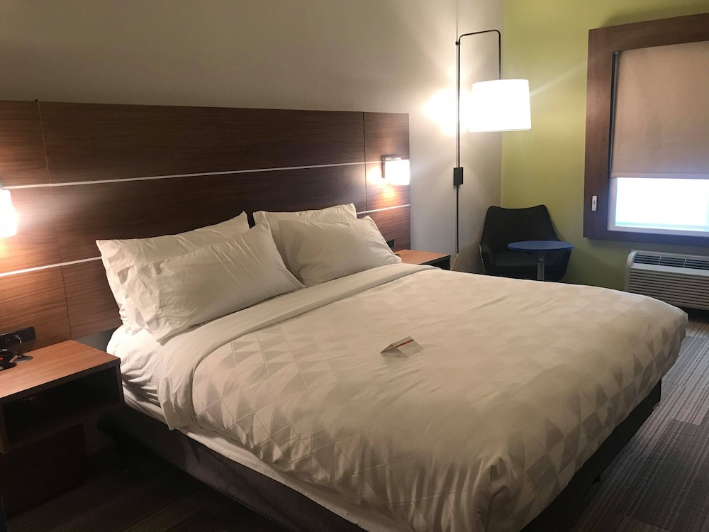 holiday inn express and suites mansfield by ihg