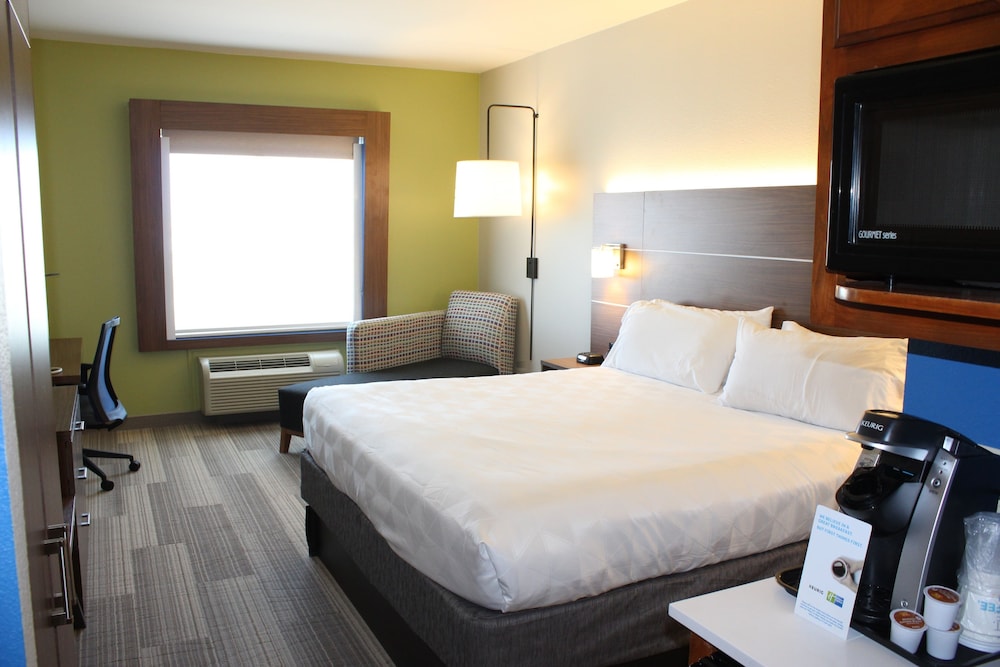 holiday inn express and suites mansfield by ihg