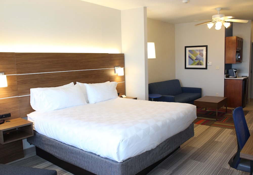 holiday inn express and suites mansfield by ihg