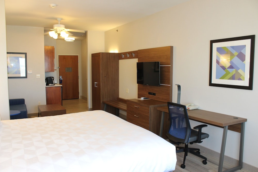 holiday inn express and suites mansfield by ihg