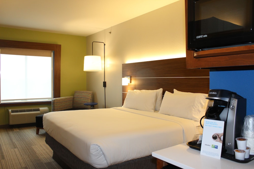 holiday inn express and suites mansfield by ihg