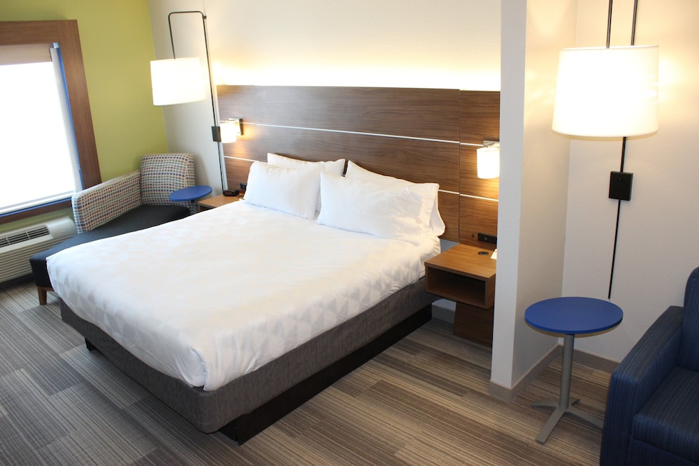 holiday inn express and suites mansfield by ihg