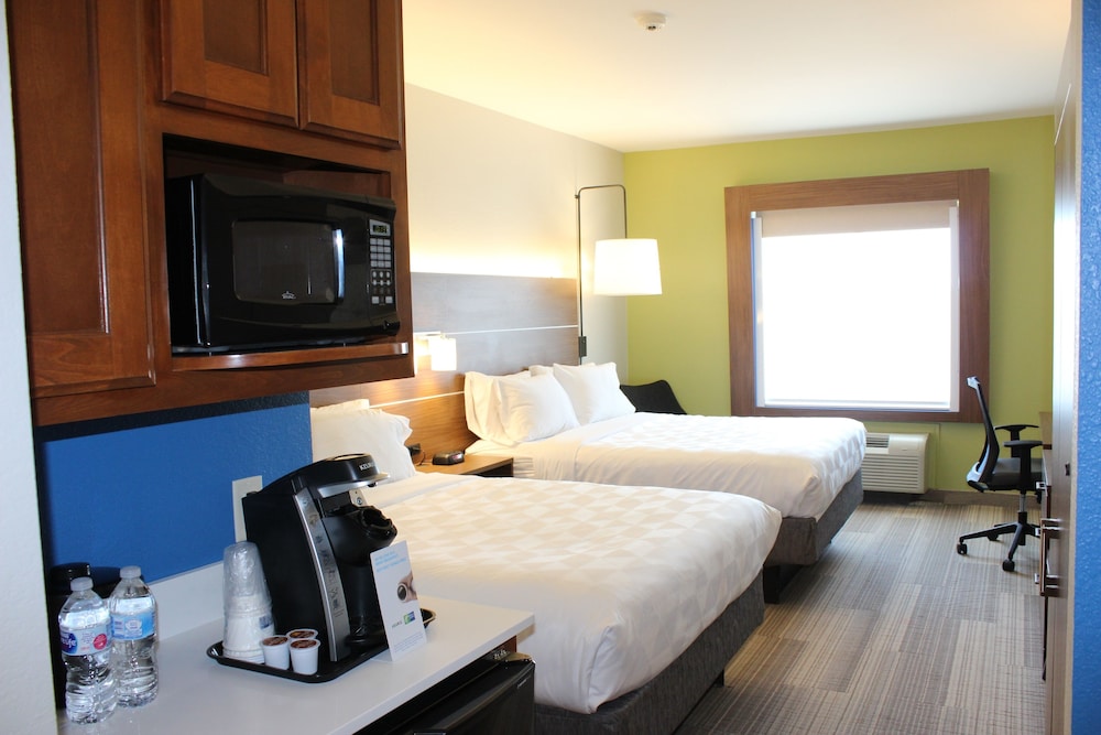 holiday inn express and suites mansfield by ihg