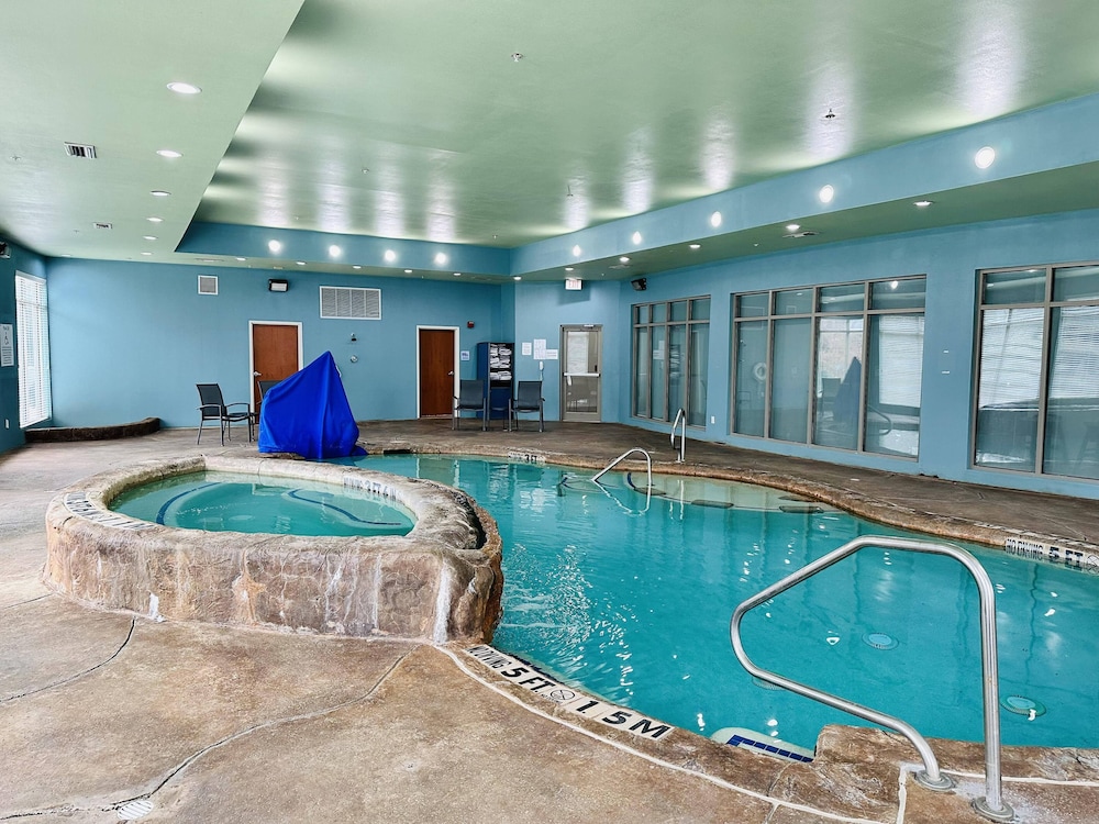 holiday inn express and suites mansfield by ihg