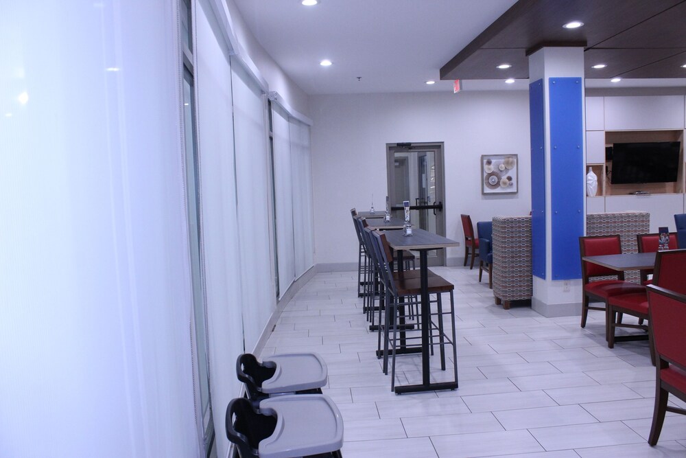 holiday inn express and suites mansfield by ihg
