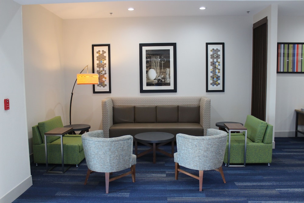 holiday inn express and suites mansfield by ihg