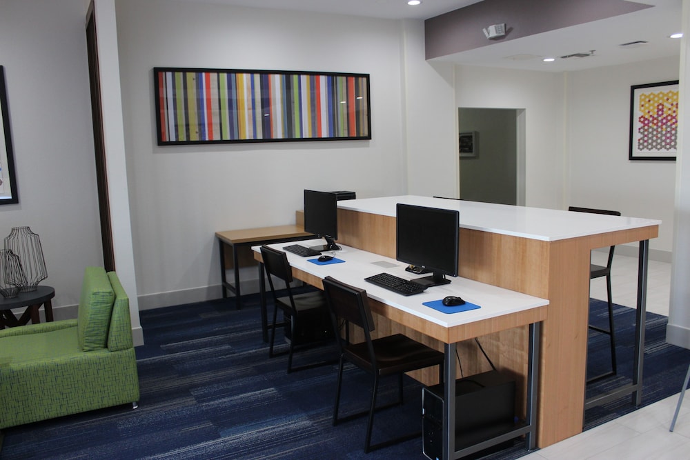 holiday inn express and suites mansfield by ihg