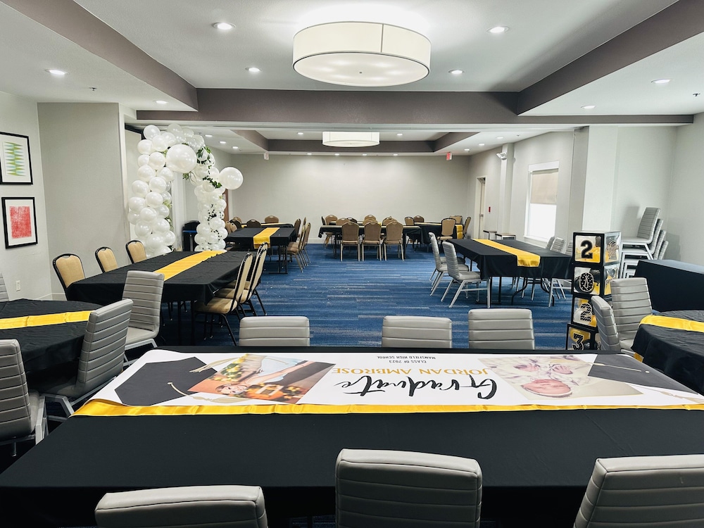 holiday inn express and suites mansfield by ihg