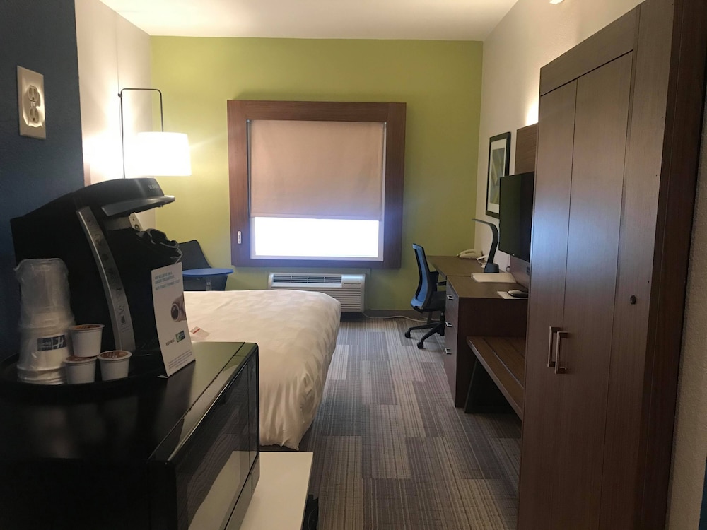 holiday inn express and suites mansfield by ihg