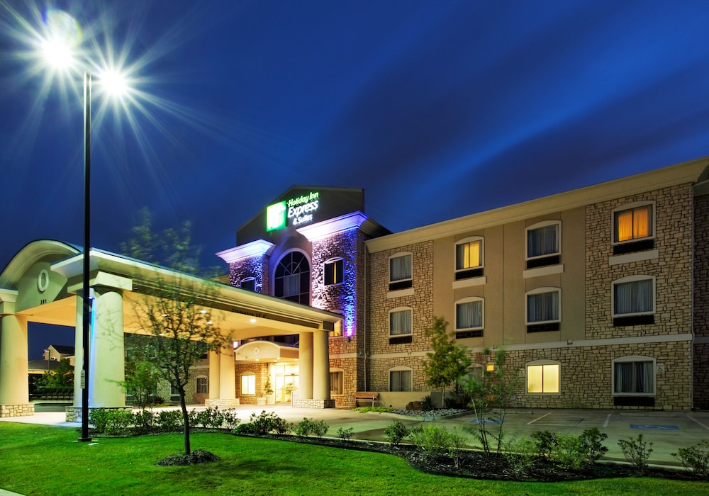 holiday inn express and suites mansfield by ihg