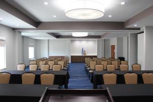 holiday inn express and suites mansfield by ihg