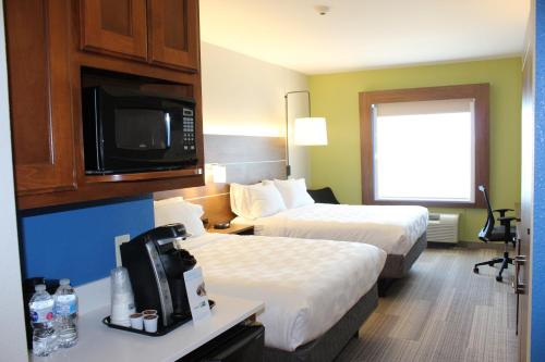 holiday inn express and suites mansfield by ihg