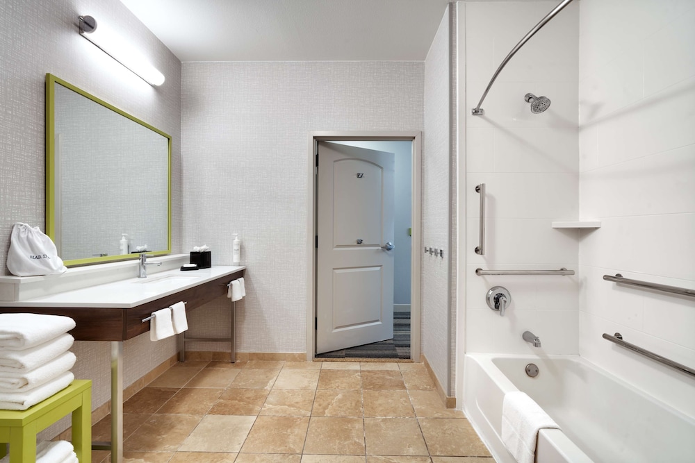 hampton inn and suites ft worth burleson