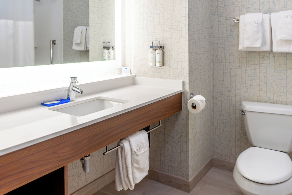 holiday inn express hotel and suites lake zurich bar