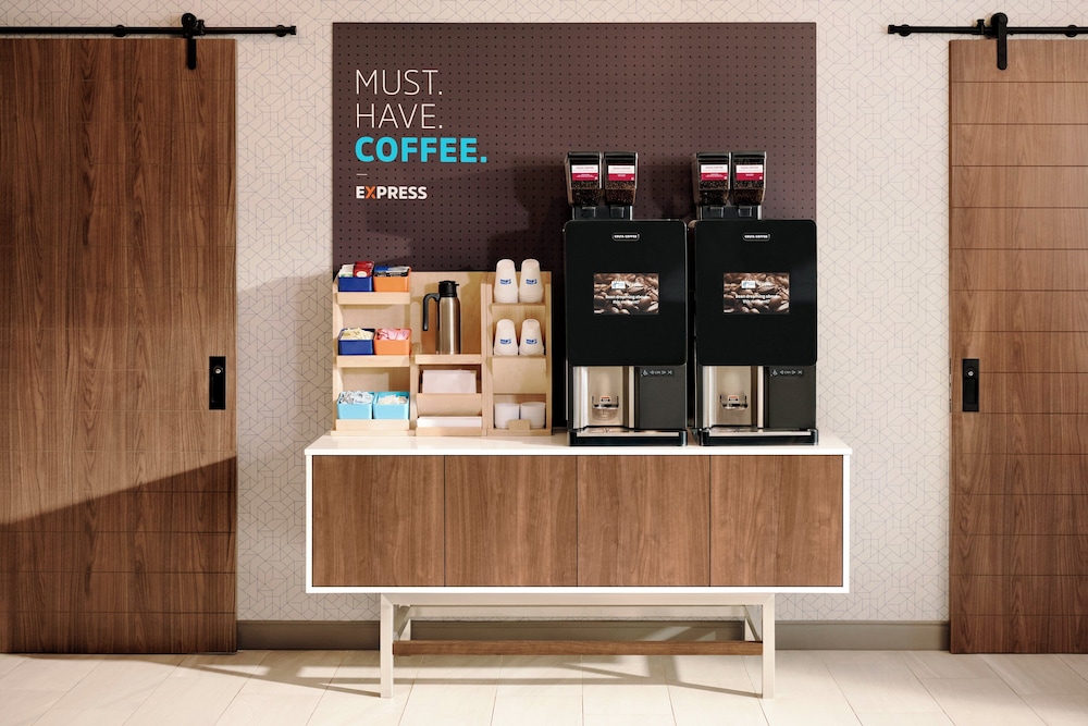 holiday inn express hotel and suites lake zurich bar