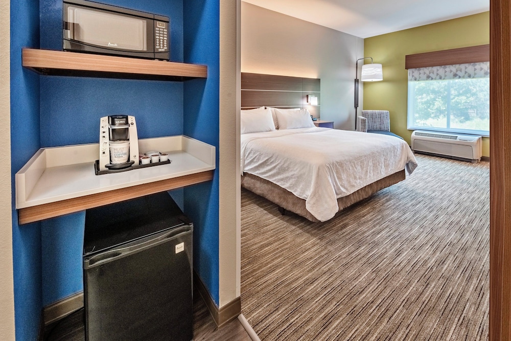 holiday inn express hotel and suites lake zurich bar