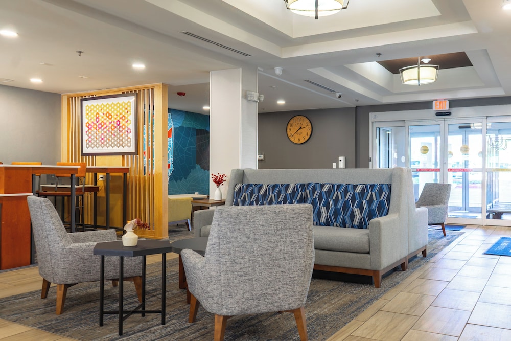 holiday inn express hotel and suites lake zurich bar