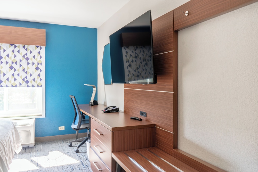 holiday inn express hotel and suites lake zurich bar