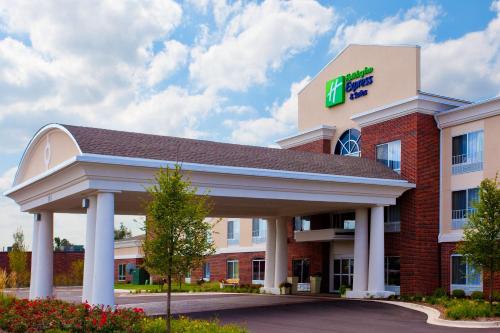 holiday inn express hotel and suites lake zurich bar