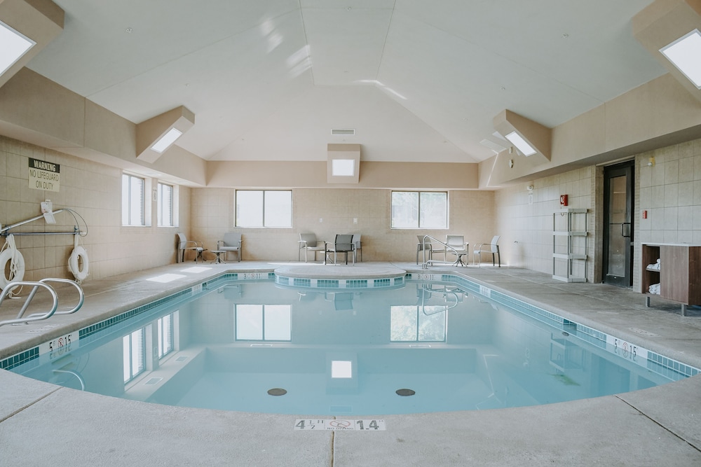 holiday inn express and suites south lincoln by ihg