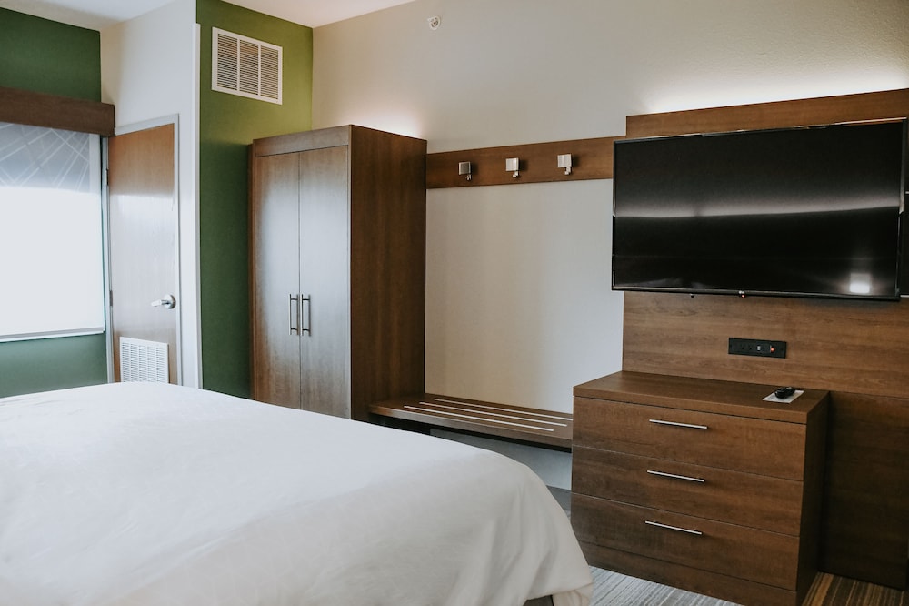 holiday inn express and suites south lincoln by ihg
