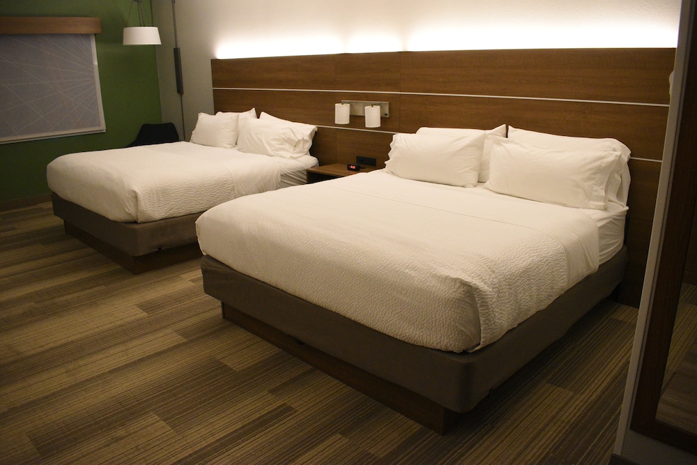 holiday inn express and suites south lincoln by ihg