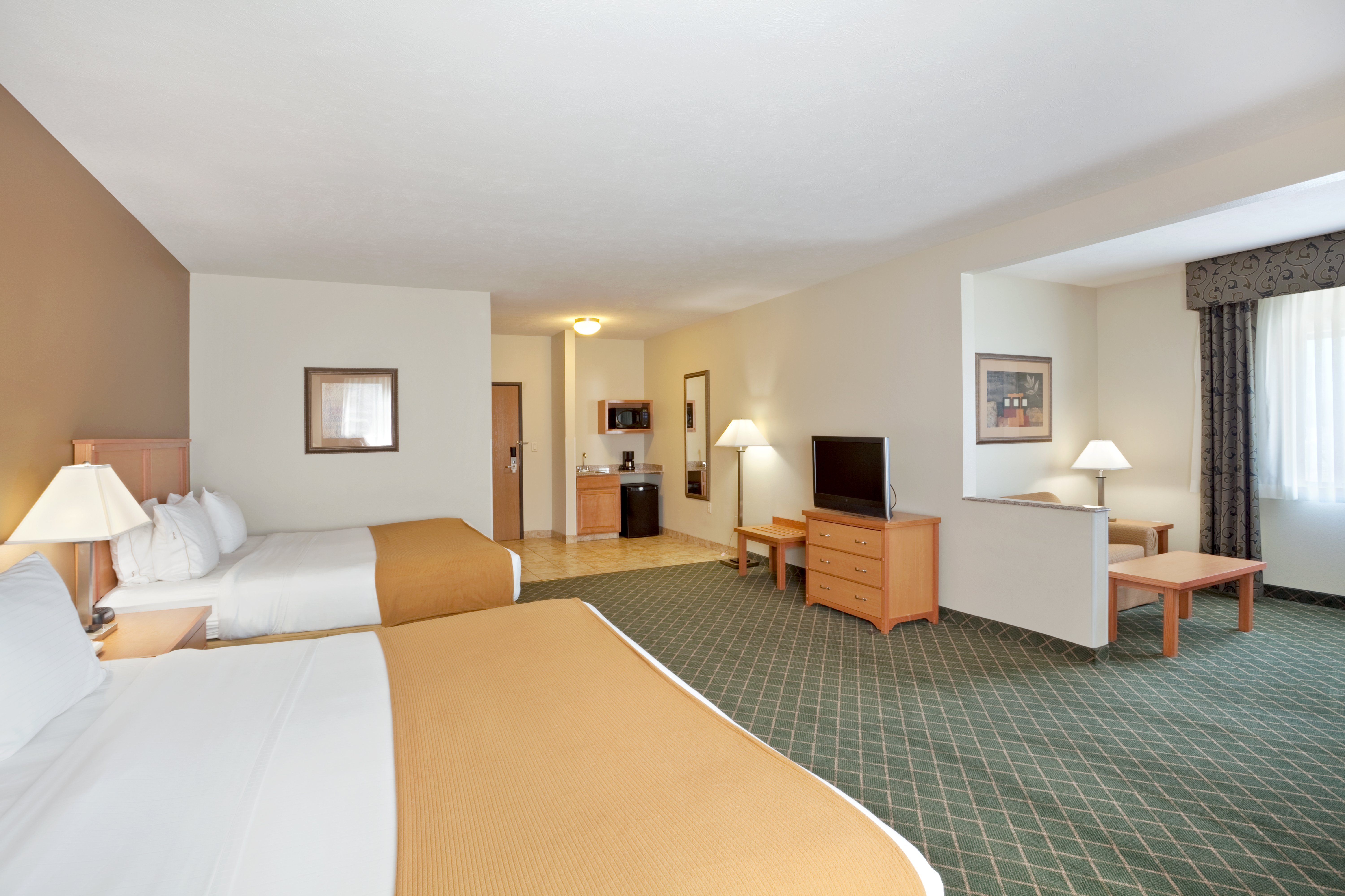 holiday inn express and suites south lincoln by ihg