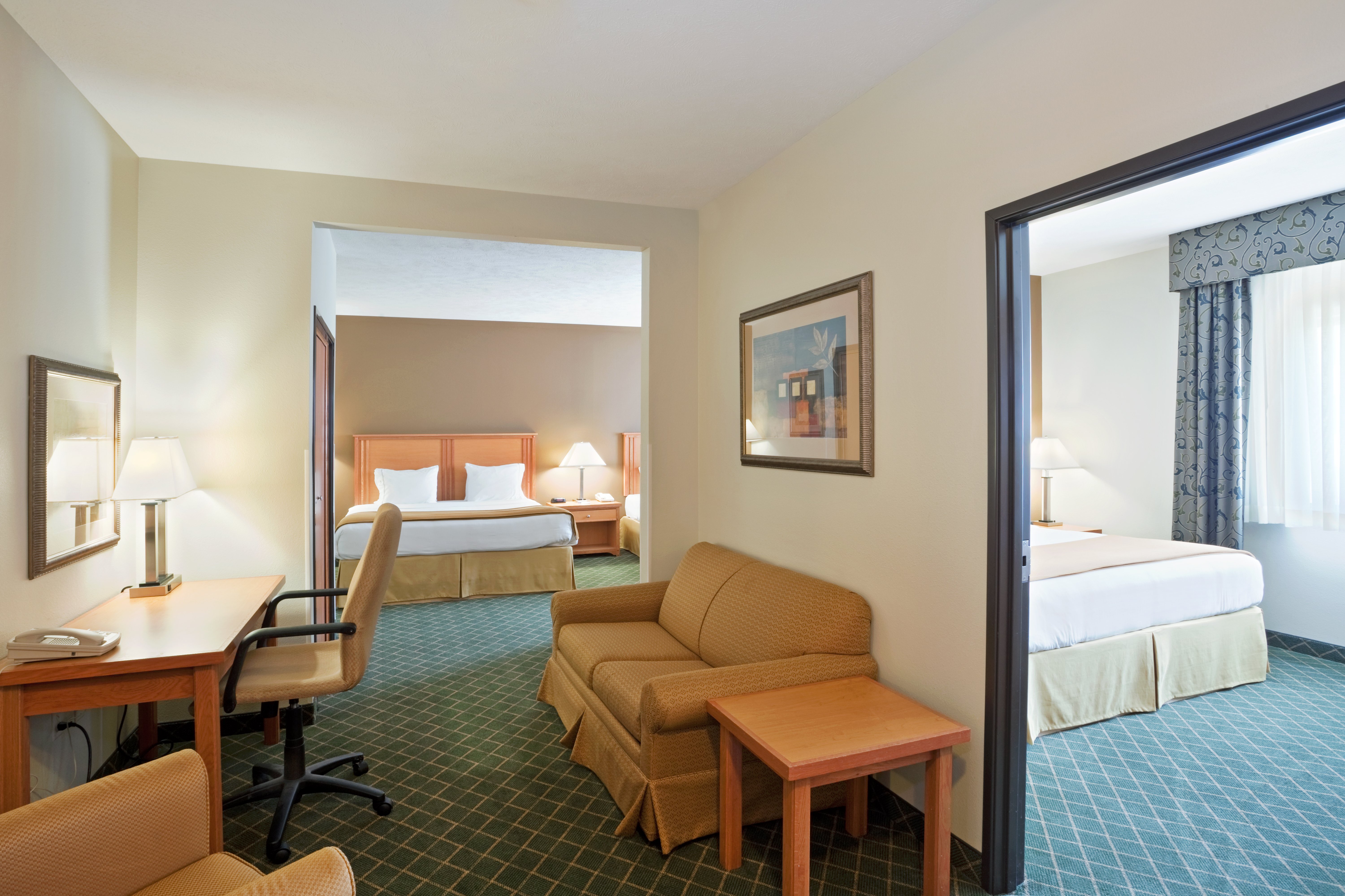 holiday inn express and suites south lincoln by ihg