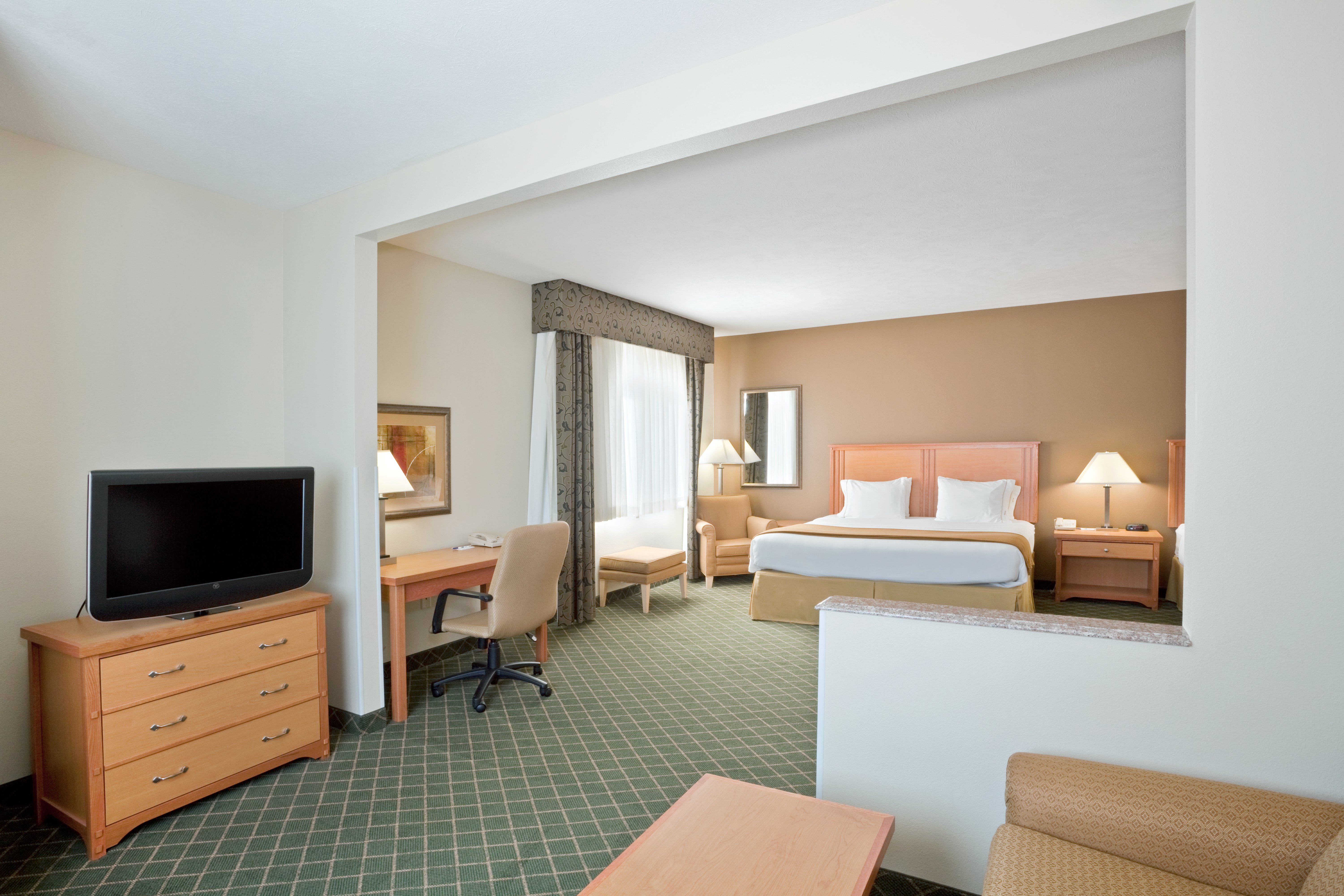 holiday inn express and suites south lincoln by ihg