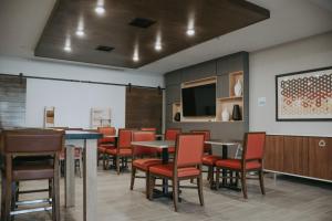 holiday inn express and suites south lincoln by ihg