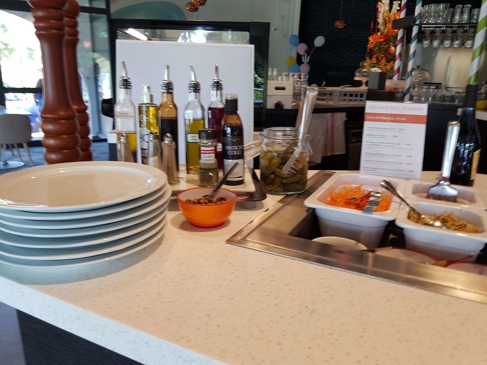 ibis styles frejus sain raphael
