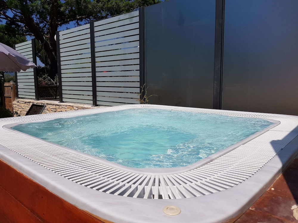 ibis styles frejus sain raphael