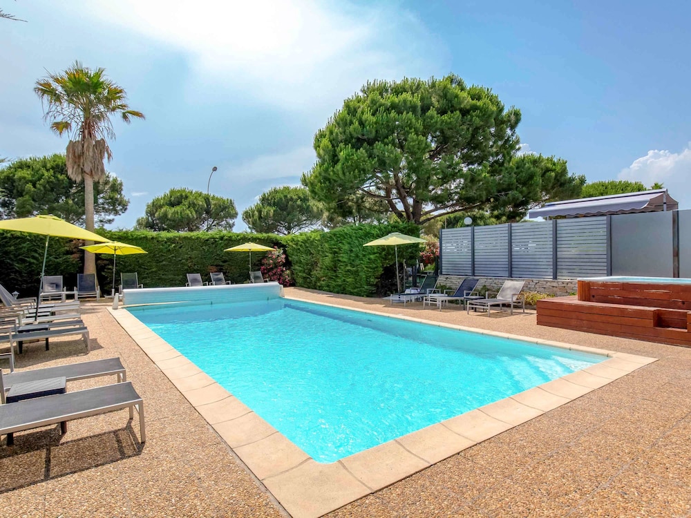 ibis styles frejus sain raphael