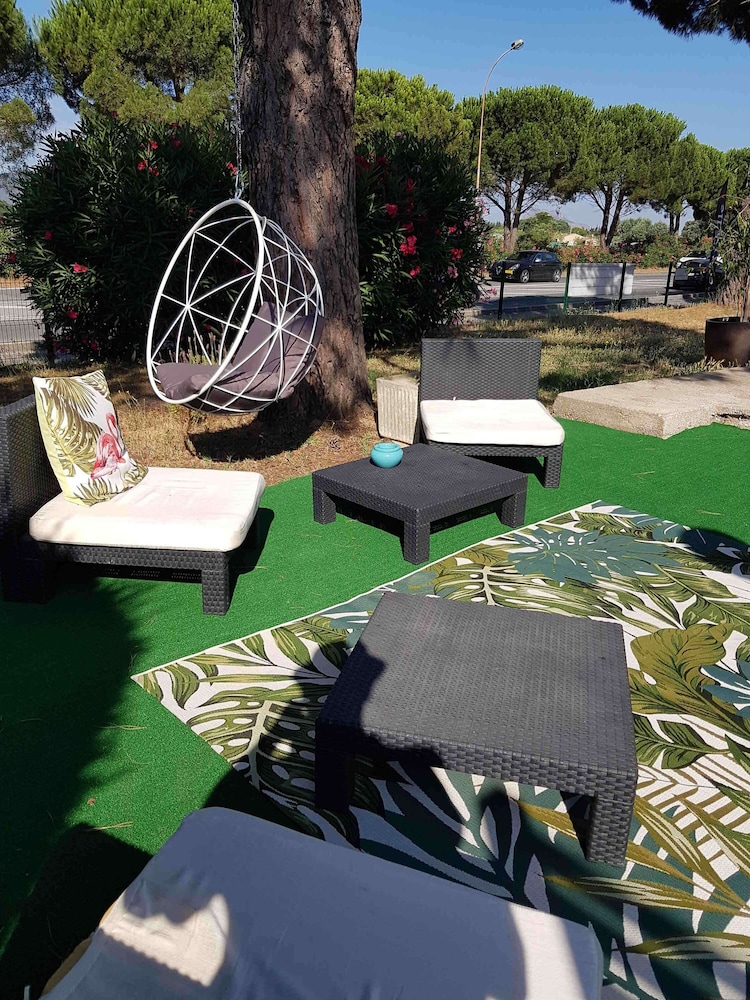 ibis styles frejus sain raphael