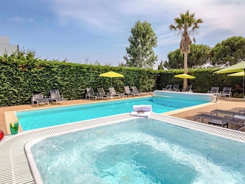 ibis styles frejus sain raphael