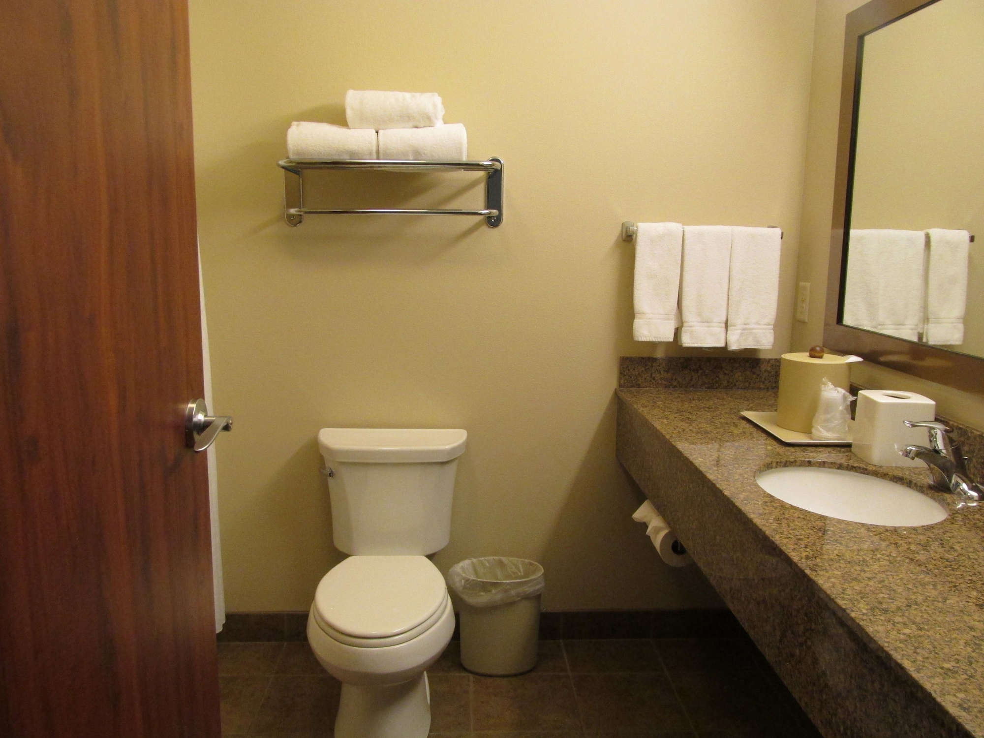 holiday inn express and suites sioux falls sw by ihg