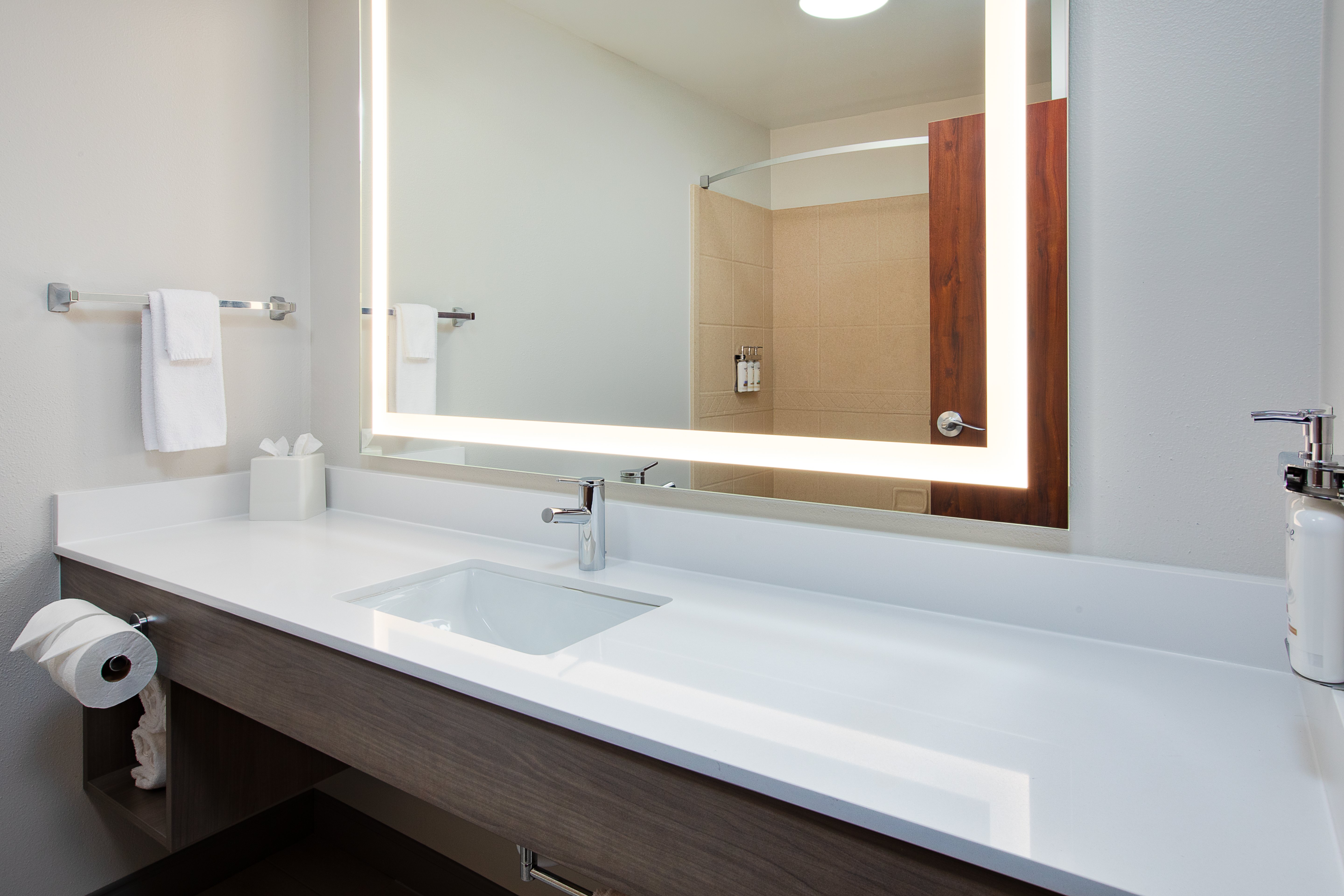 holiday inn express and suites sioux falls sw by ihg
