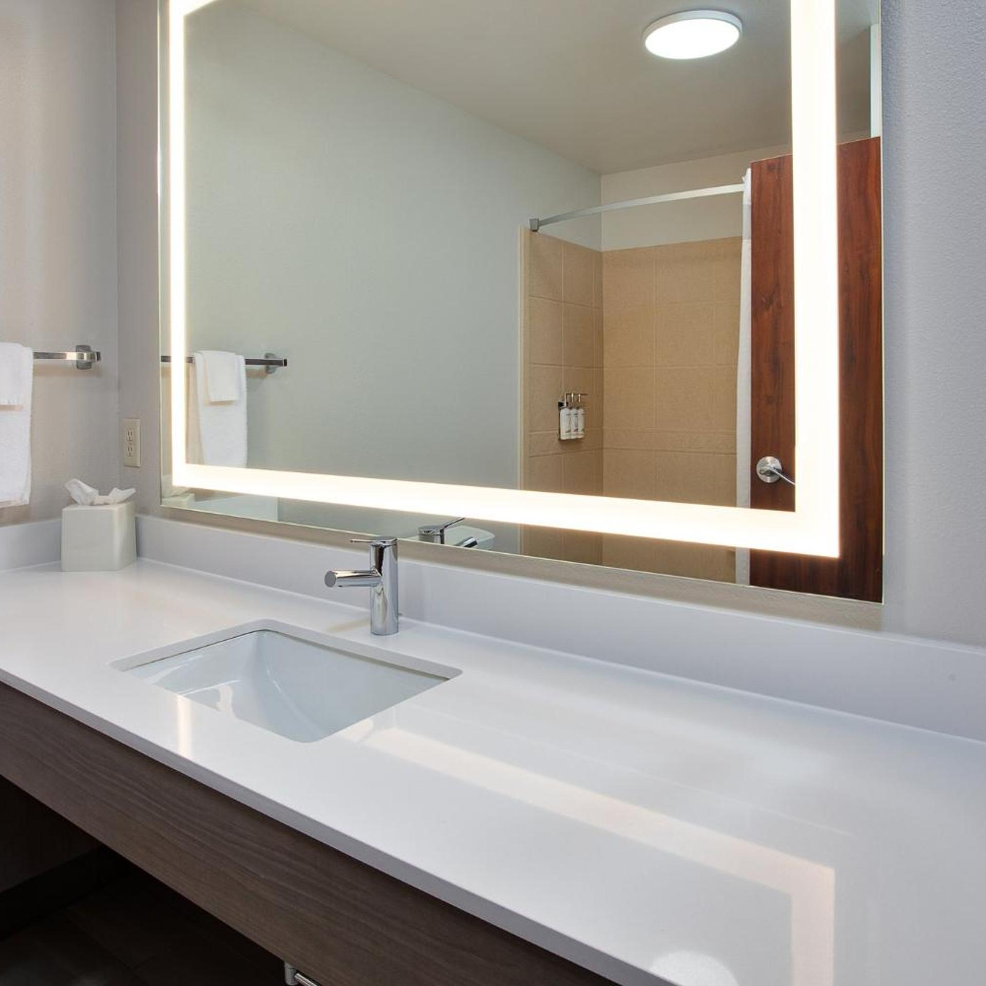 holiday inn express and suites sioux falls sw by ihg